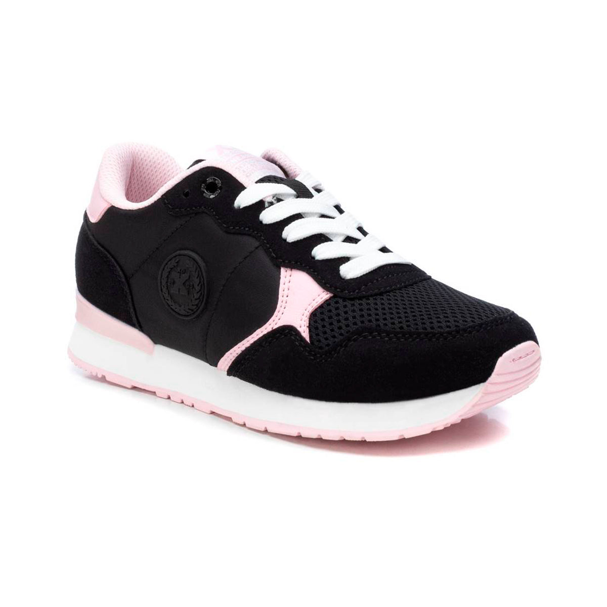 Tenis casuales para mujer color negro con diseño español, detalles rosa pastel, textiles transpirables y suela confort dv2925