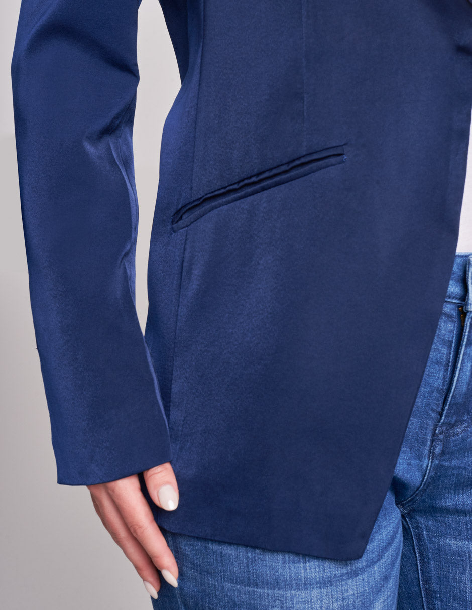 Saco Azul Marino Satinado: Elegancia en Moda Femenina