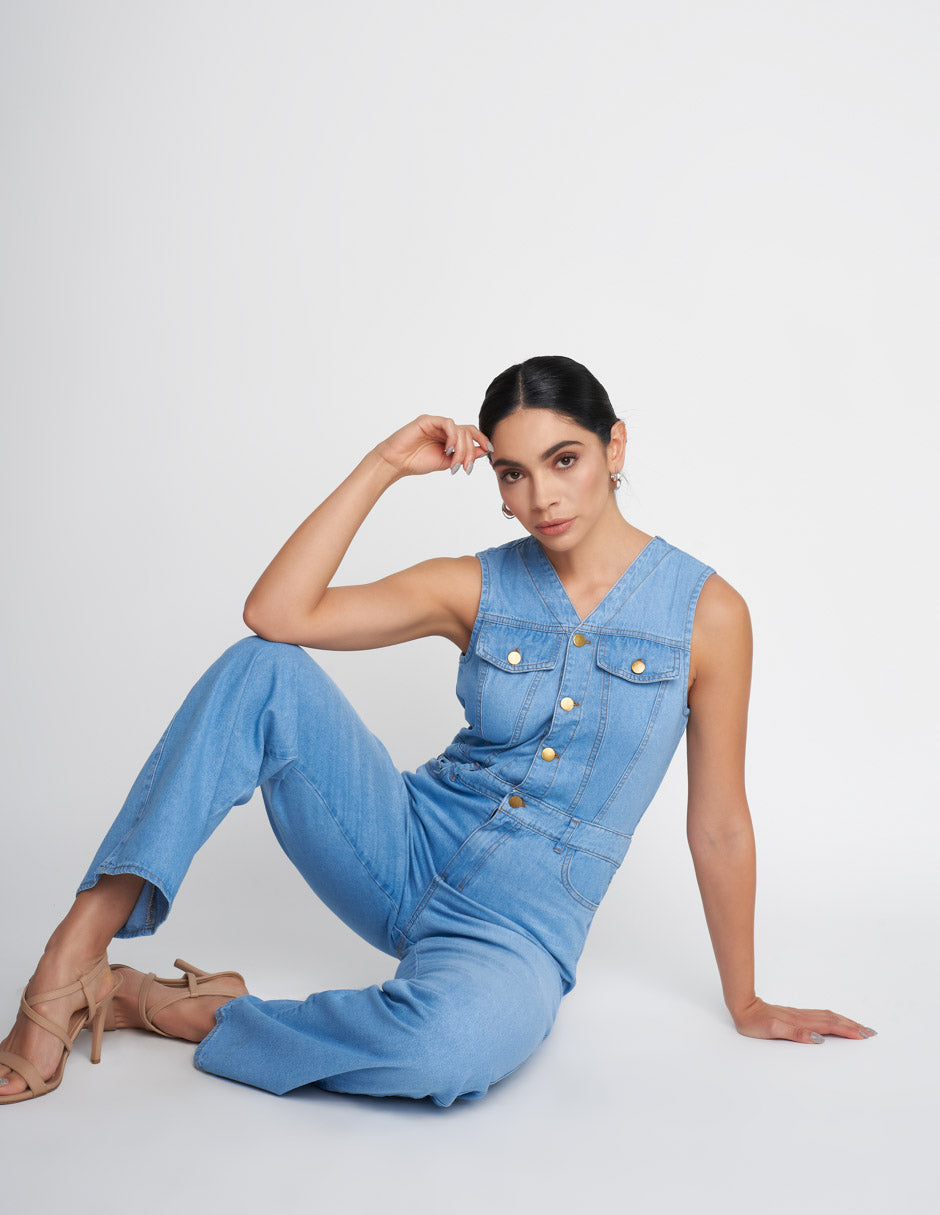 Jumpsuit para mujer de tela de mezclilla en color azul claro