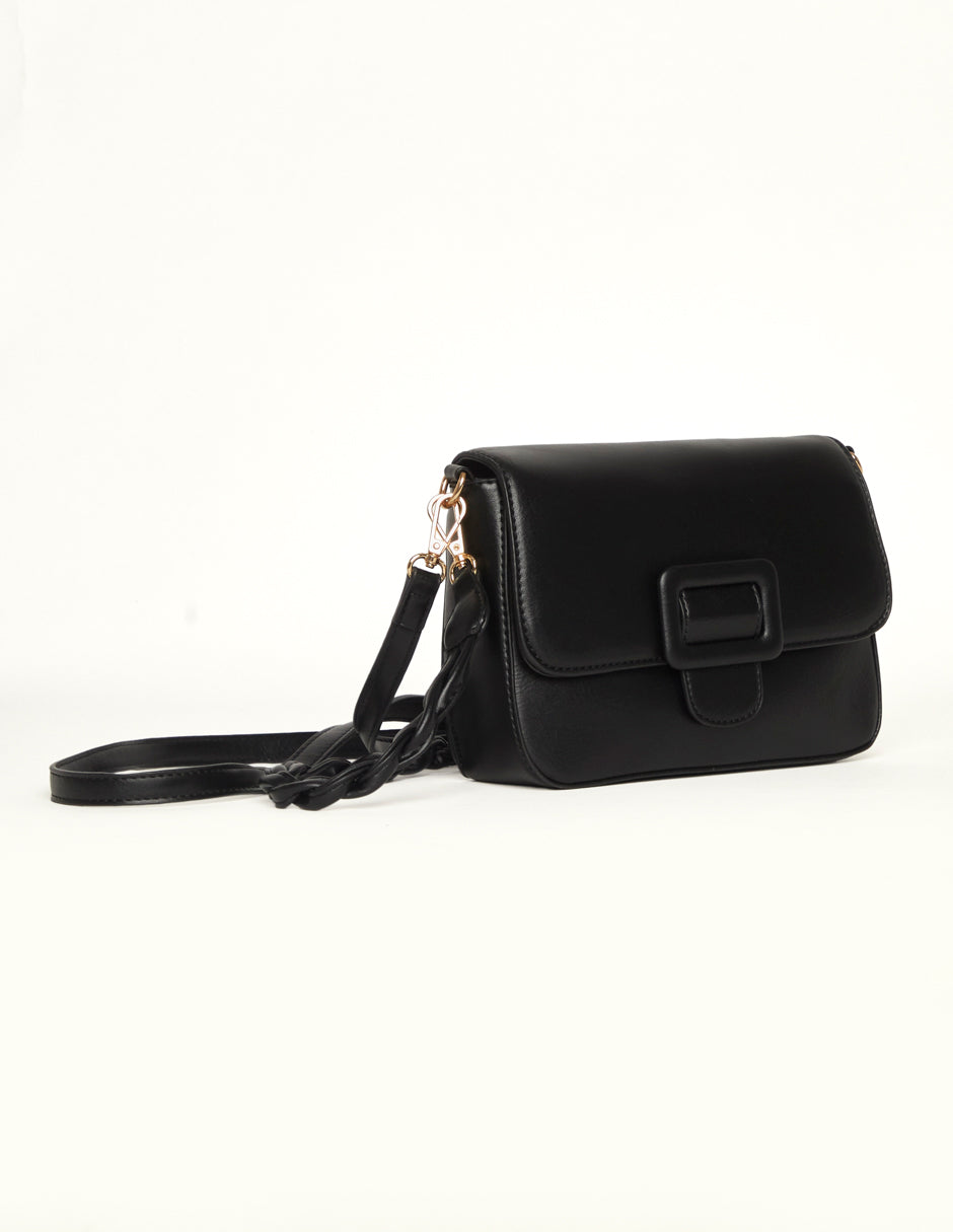 Bolsa en piel sintétitca con hebilla rectangular forrada