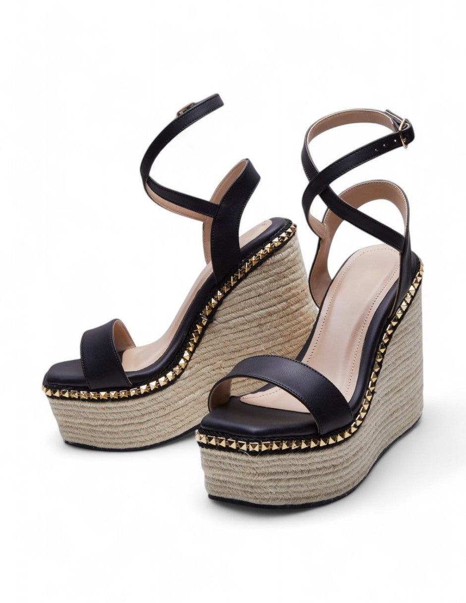 Tacones negros de plataforma tejida con estoperoles dv2925
