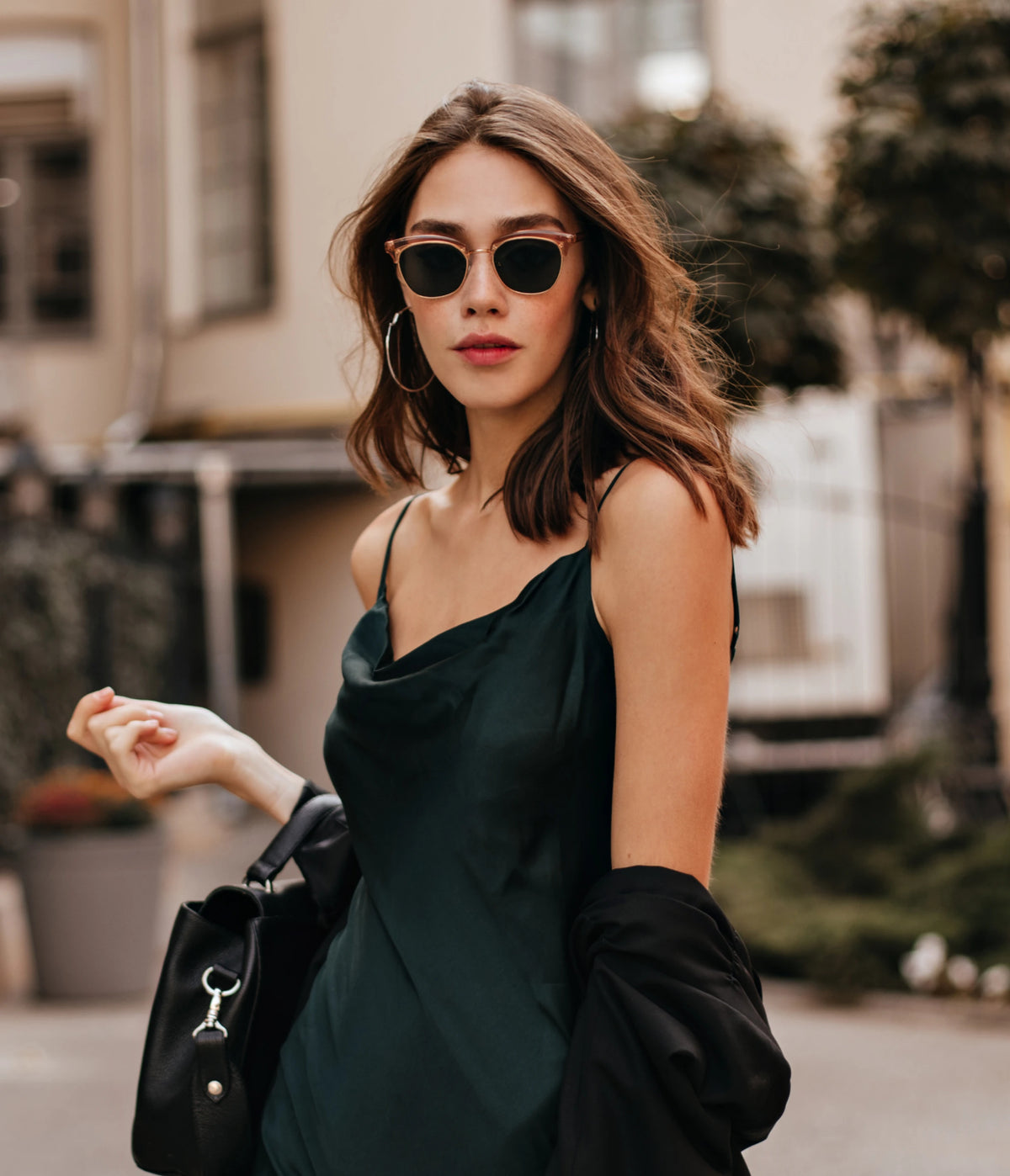 Explorando el Encanto Coquette con Devendi: Un Estilo que Desborda Elegancia y Joven Frescura