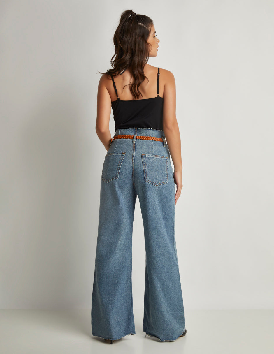 Jeans Tiro Alto con Pinzas y Cinturón Incluido, Corte Wide Leg con Bolsas Habilitadas