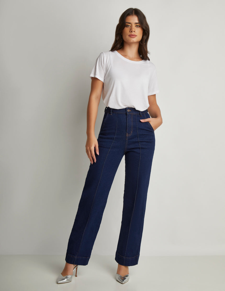 Jeans Corte Recto con Cintura Alta en Mezclilla Oscura Stretch y Corte Decorativo al Centro