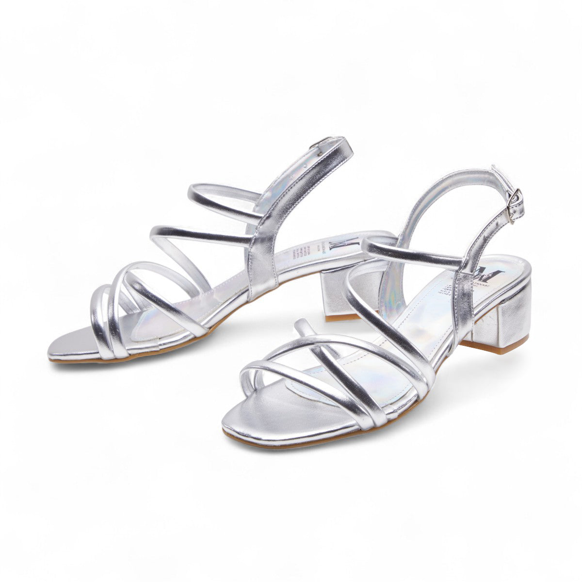 Tacones bajos formales para mujer con tiras elegantes, tacón de 3 cm material charol color plateado dv2925