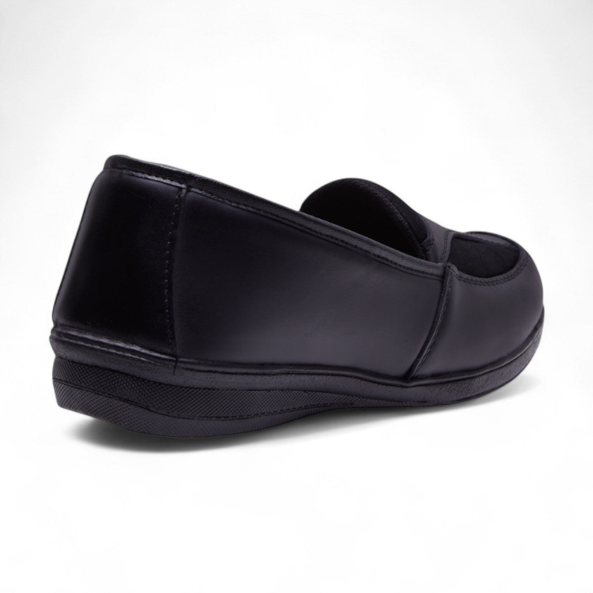 Zapato de piso negro modelo 121110