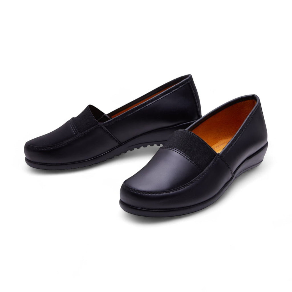 Zapato de piso negro modelo 121111