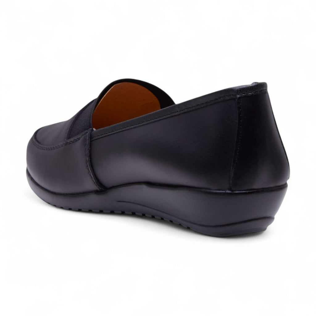 Zapato de piso negro modelo 121111