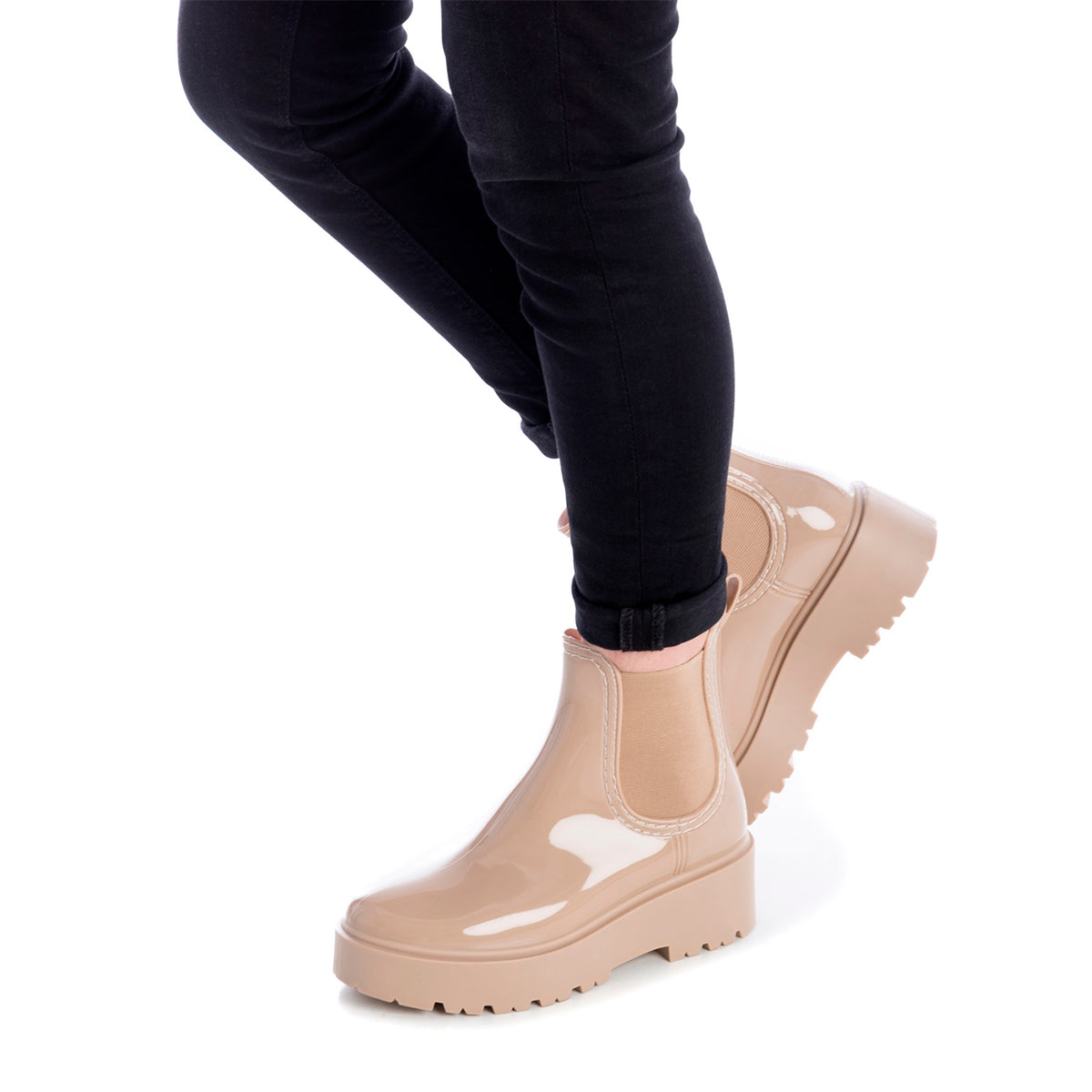 Botines casuales para mujer color beige con diseño español, punta redonda y elástico lateral, cómodos con tacón bajo dv2925