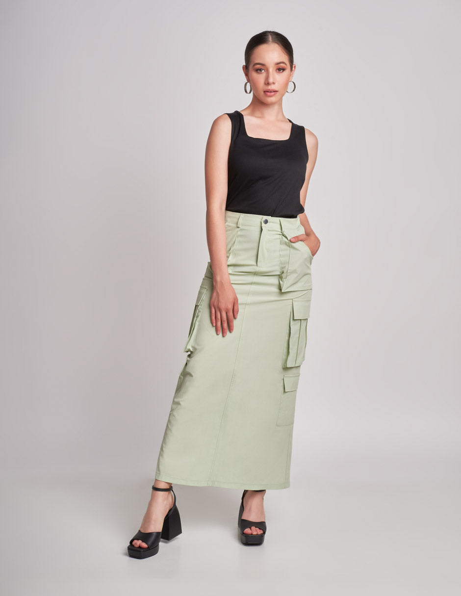 Falda Tiro Alto Color Verde: Cargo para un Look Versátil