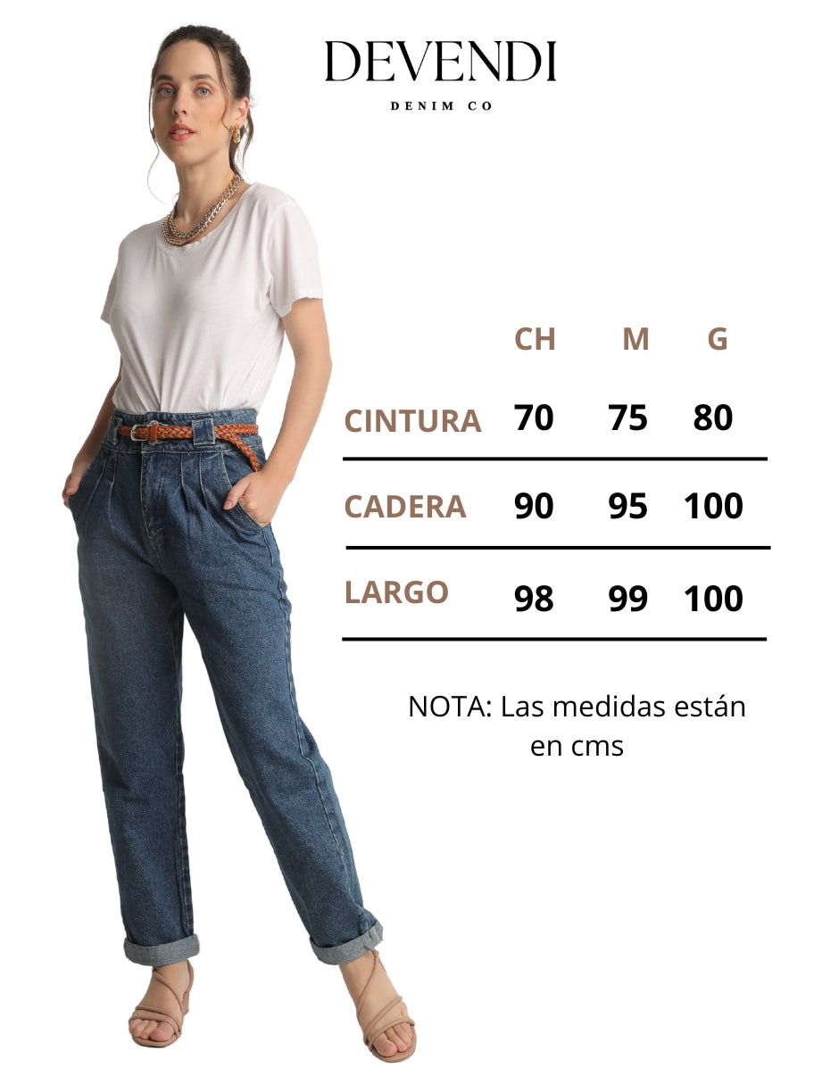 Jeans Mom Fit en Mezclilla 100% Algodón Color Azul Medio con Pinzas en Cintura y Cinturón Incluido