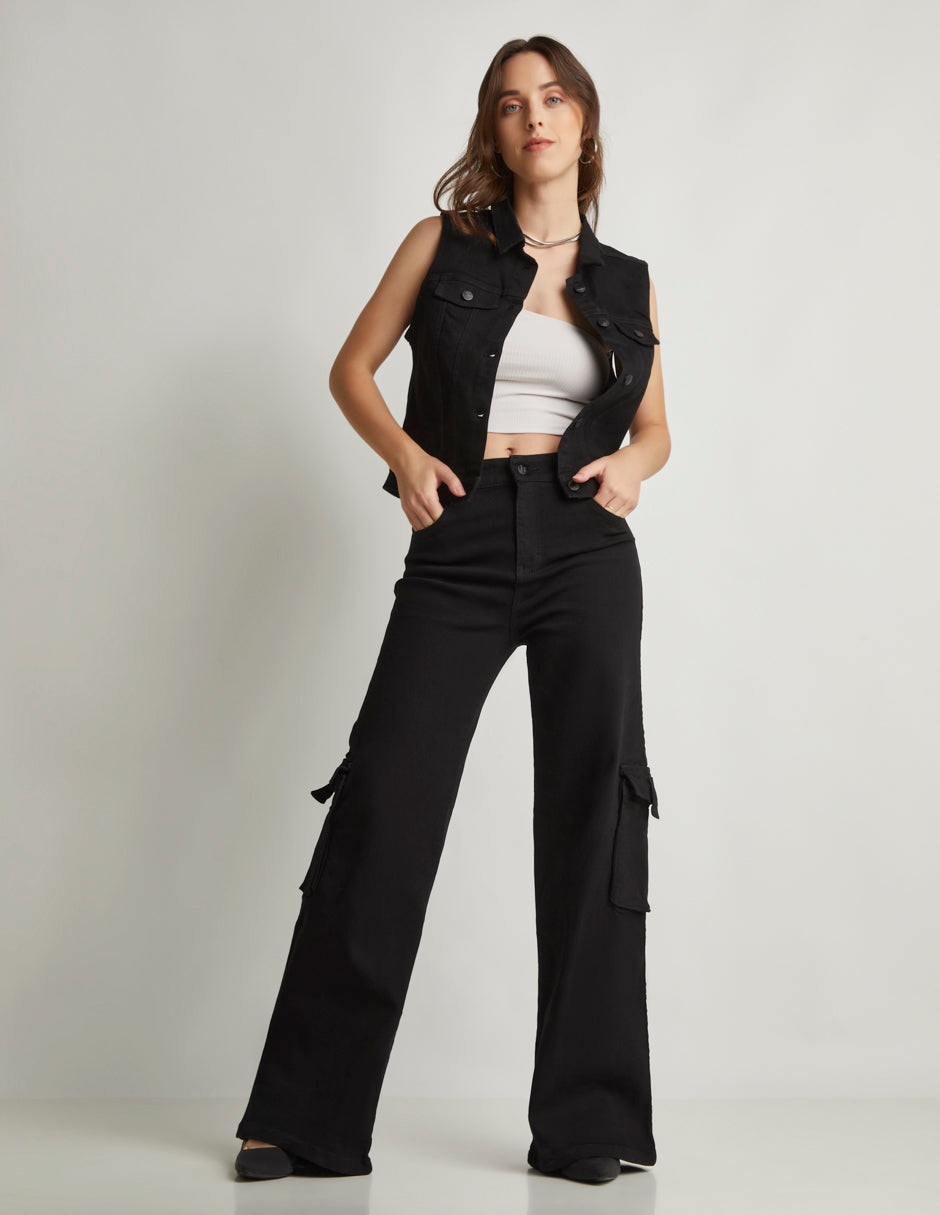 Chaleco Recto Negro en Mezclilla Stretch, Botones Habilitados