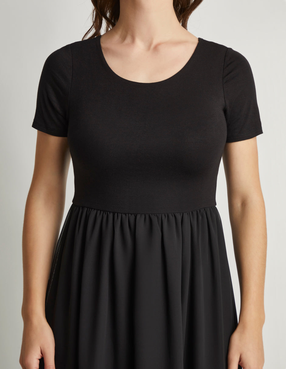 Vestido Negro Largo con Blusa de Punto y Falda Circular de Chifón