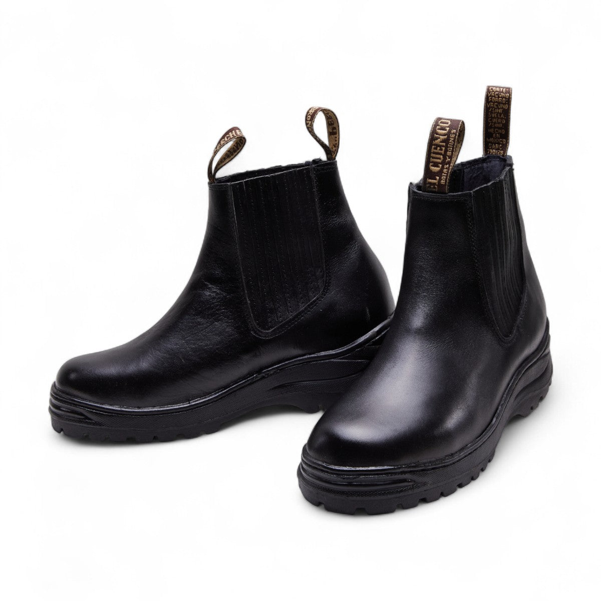 Botines negros para caballero en material tipo piel con elástico lateral y suela confort, diseño elegante y moderno dv2925