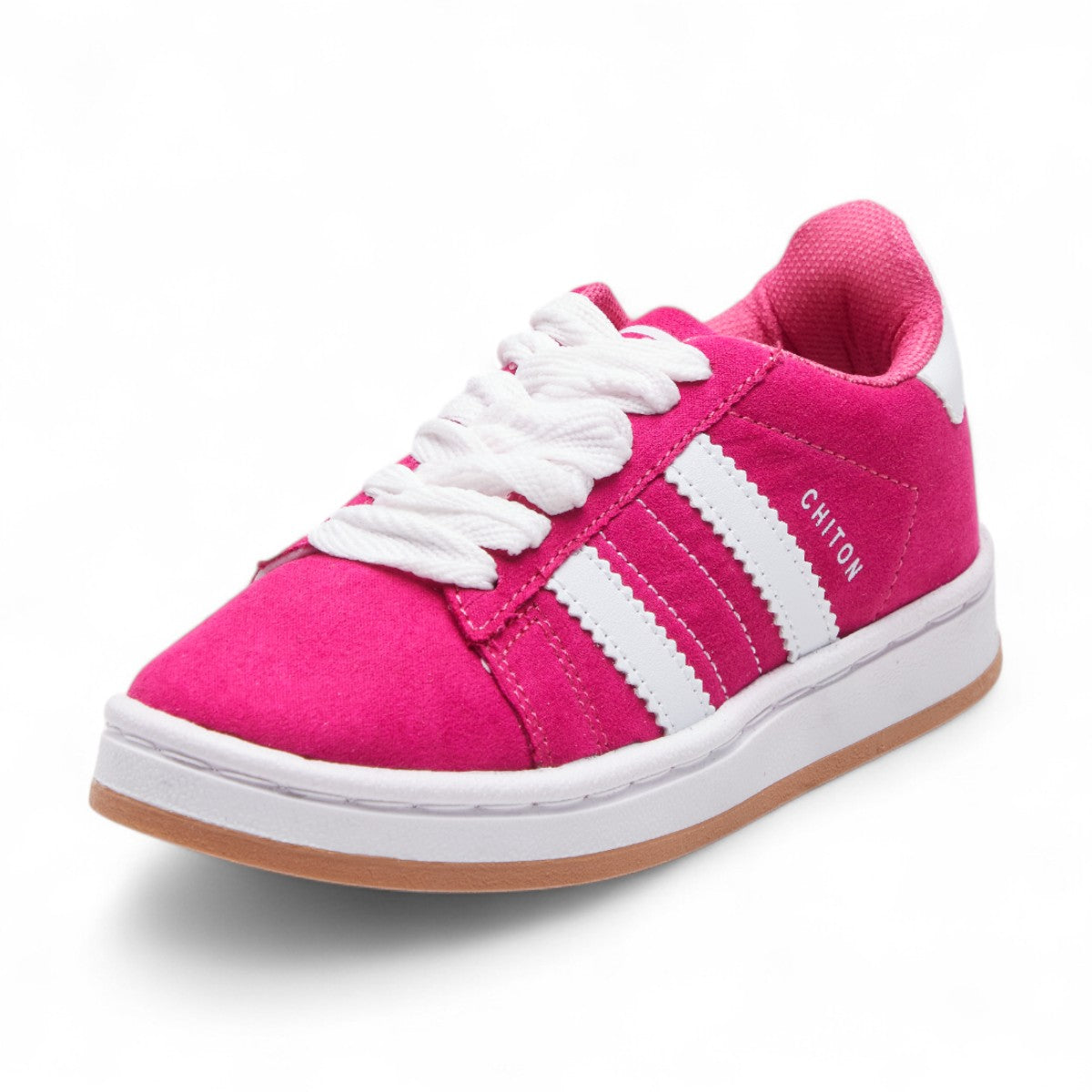 Tenis casuales para niño en material gamuza con agujetas y suela en contraste, diseño cómodo y moderno color rosa dv2925