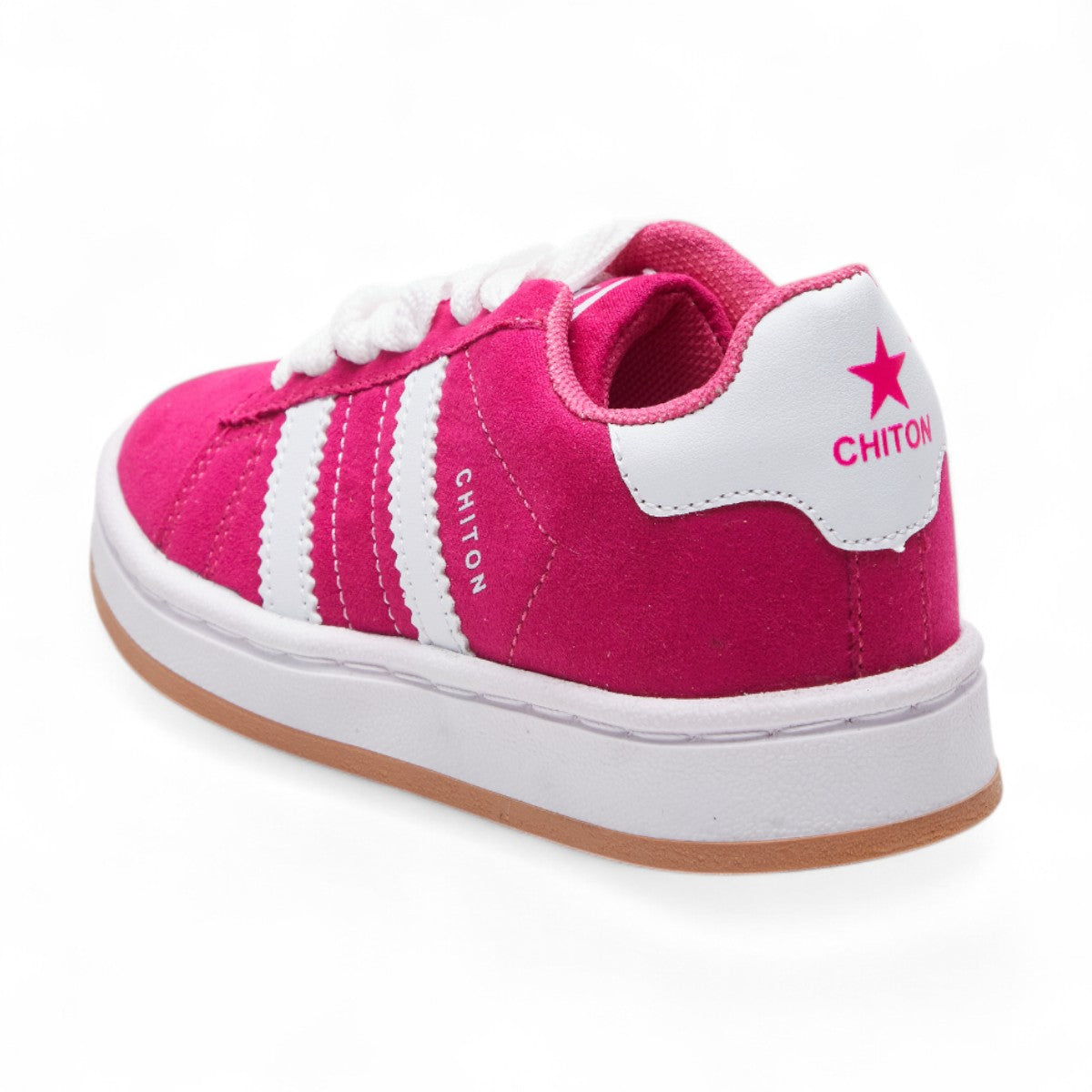 Tenis casuales para niño en material gamuza con agujetas y suela en contraste, diseño cómodo y moderno color rosa dv2925