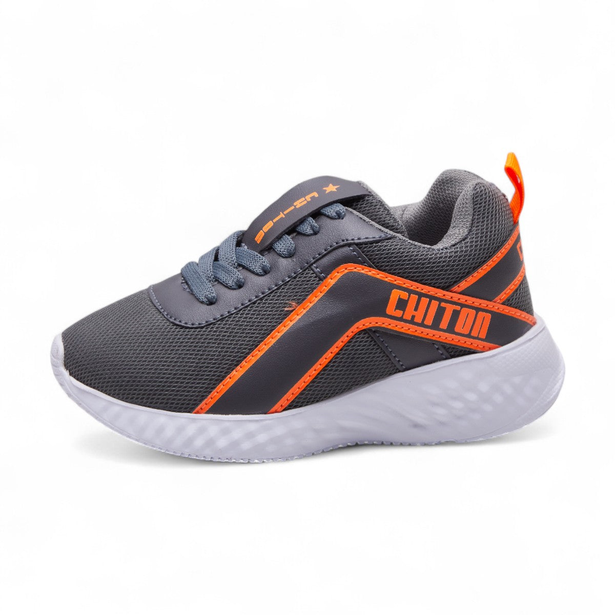 Tenis deportivos para niño en material transpirable con agujetas y suela confort, diseño cómodo y ligero color gris dv2925