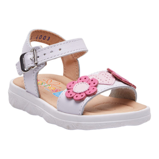 Sandalias para niña en material tipo piel color blanco con flores decorativas en tonos rosa, corazón al centro, soporte en tobillo, hebilla ajustable y suela confort antiderrapante dv2925