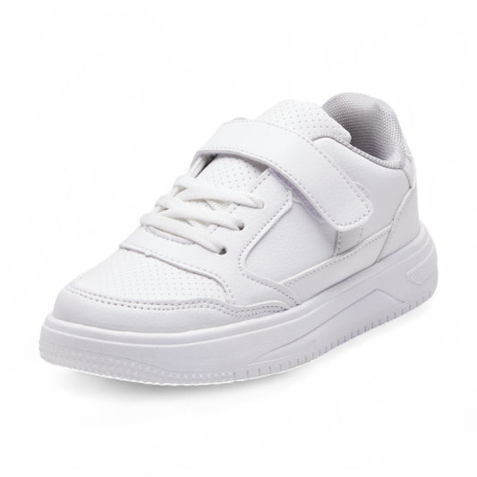 Tenis deportivos para niño color blanco en material tipo piel con agujetas y correa ajustable, punta redonda y diseño transpirable dv2925