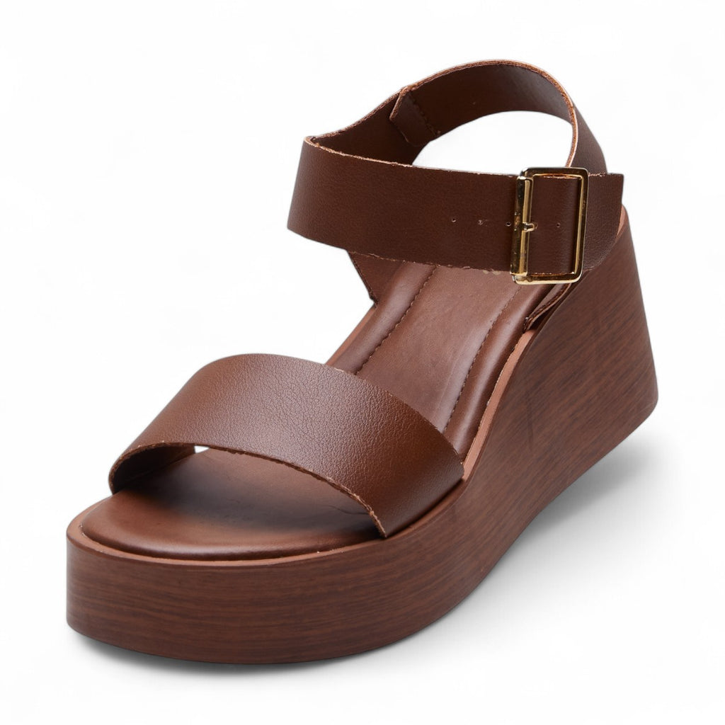 Sandalia de plataforma café modelo 656414