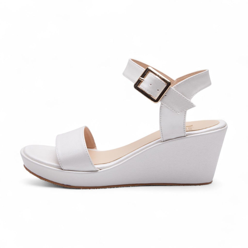 Sandalia de plataforma blanca modelo O652032