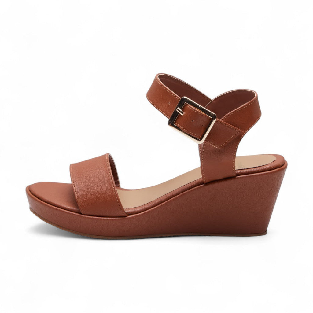 Sandalia de plataforma camel modelo O652042