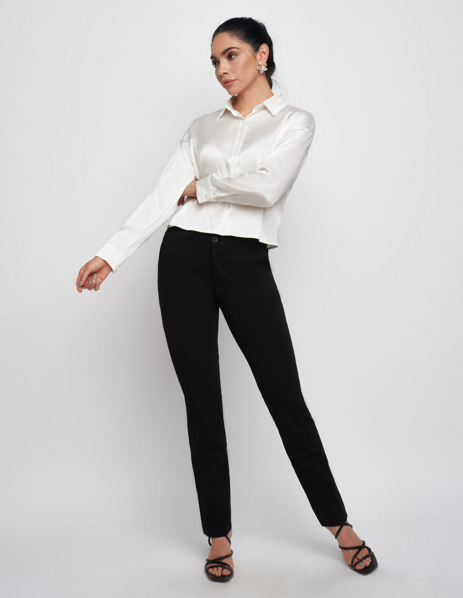 Camisa para mujer de tela satinada ligera largo a la cadera